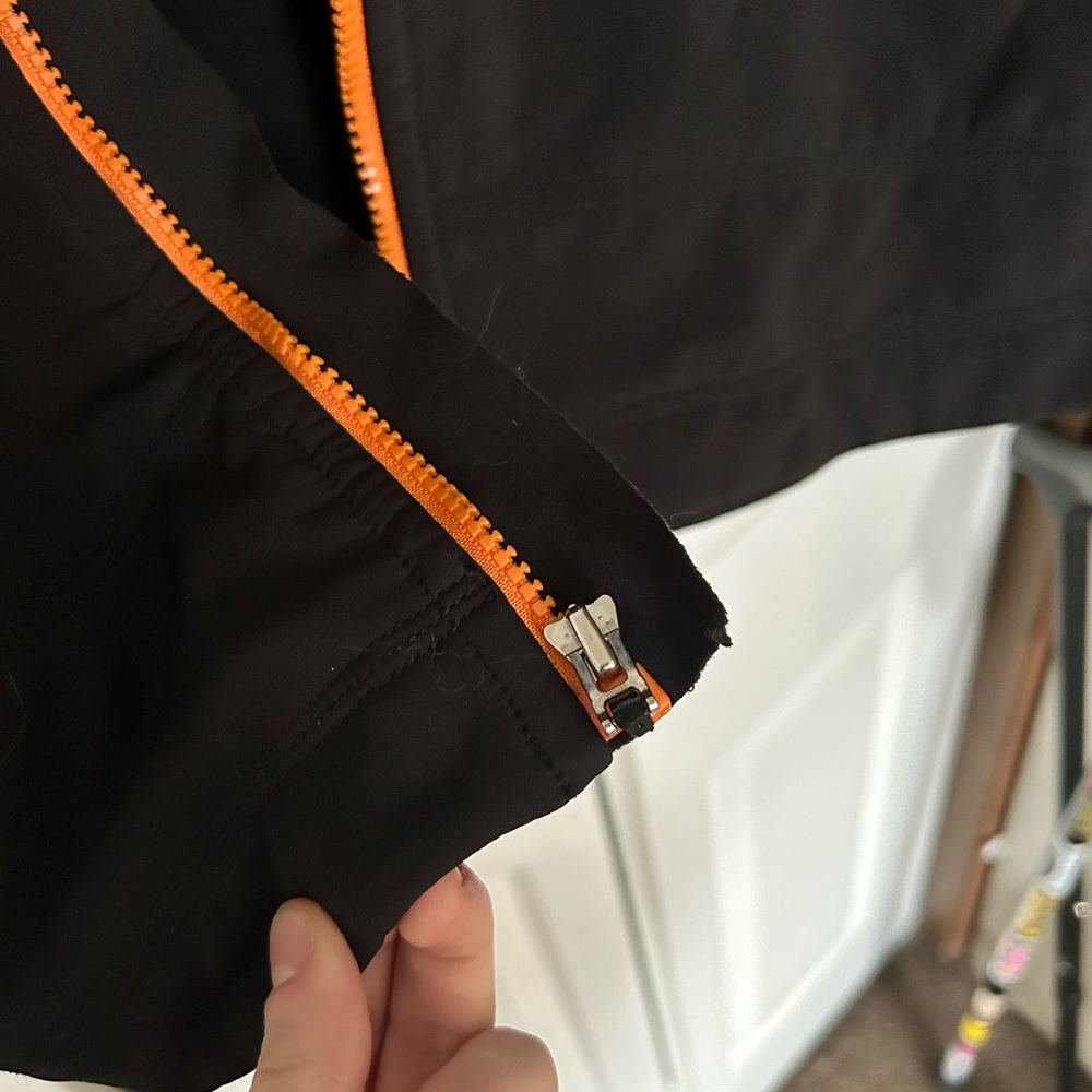 Vintage *RARE* Crocs Jacket - Picture 5 of 5